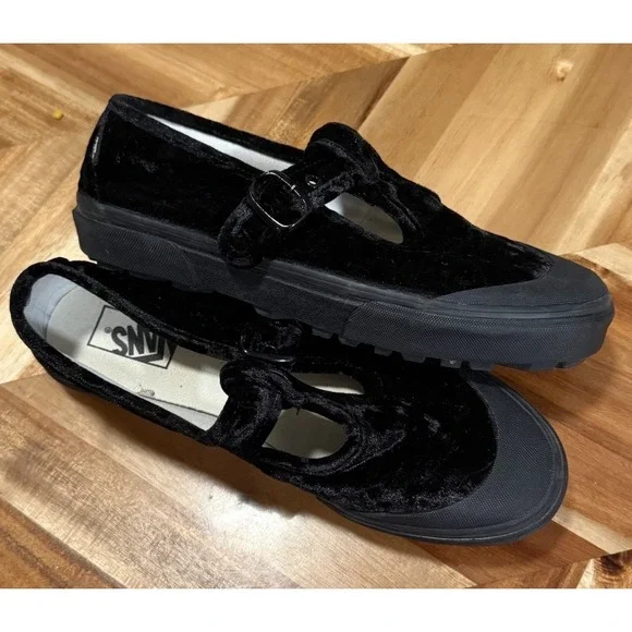 VANS Style 93 Mary Janes Black Crushed Velvet Shoes-Women's Size 11 Men's 9.5 - Picture 2 of 8